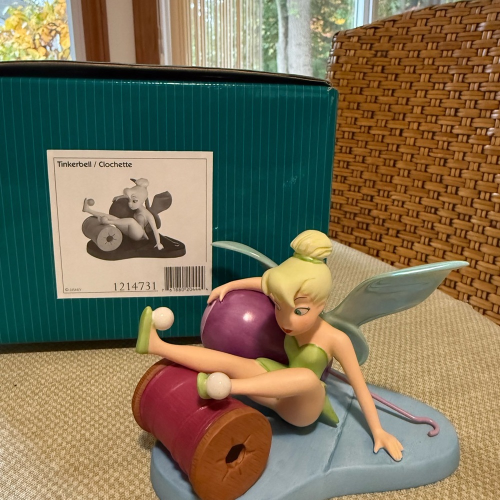 WDCC Tinkerbell Figurine with Spool and Thread Collectable with original box